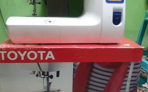"TOYOTA" фирмийн 21 оёдолтой маш сайн чанарын оёдлын машин зарна. Товчны нүх хэрэх, эмхэрдэж оёх, зузаан материал оёх 3 төрлийн ултай. Утас:96115099